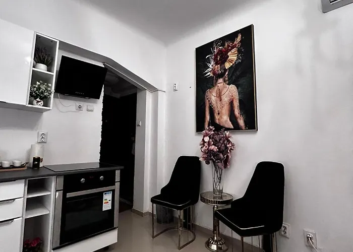 Micul Ateneu * بوخارست