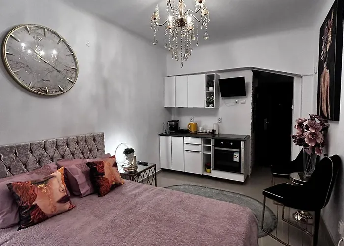 Micul Ateneu Lejlighed