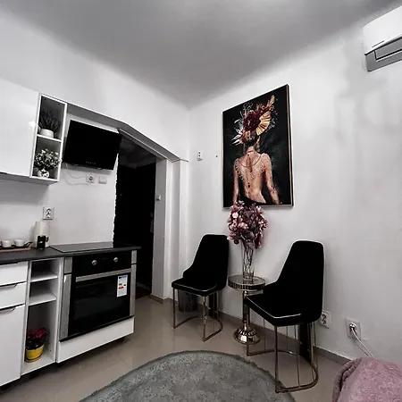 Micul Ateneu * 부쿠레슈티